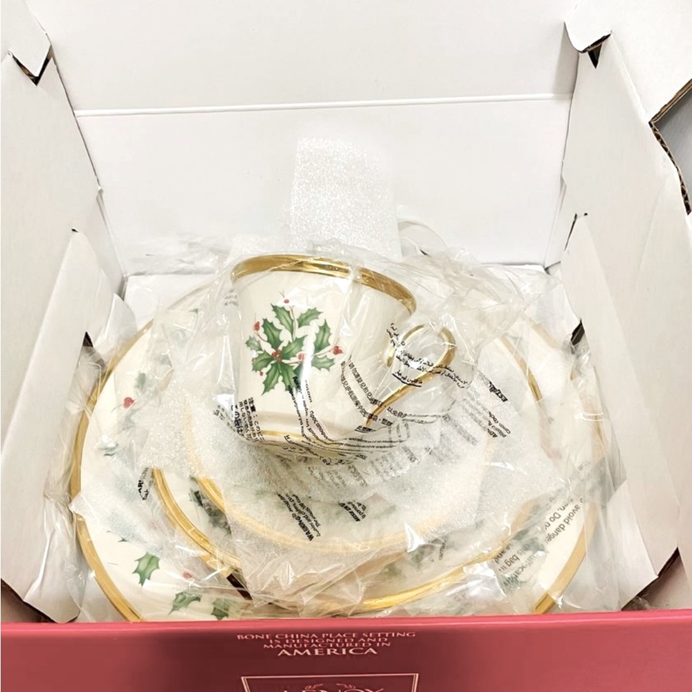 Lenox - 5 piece Place Setting